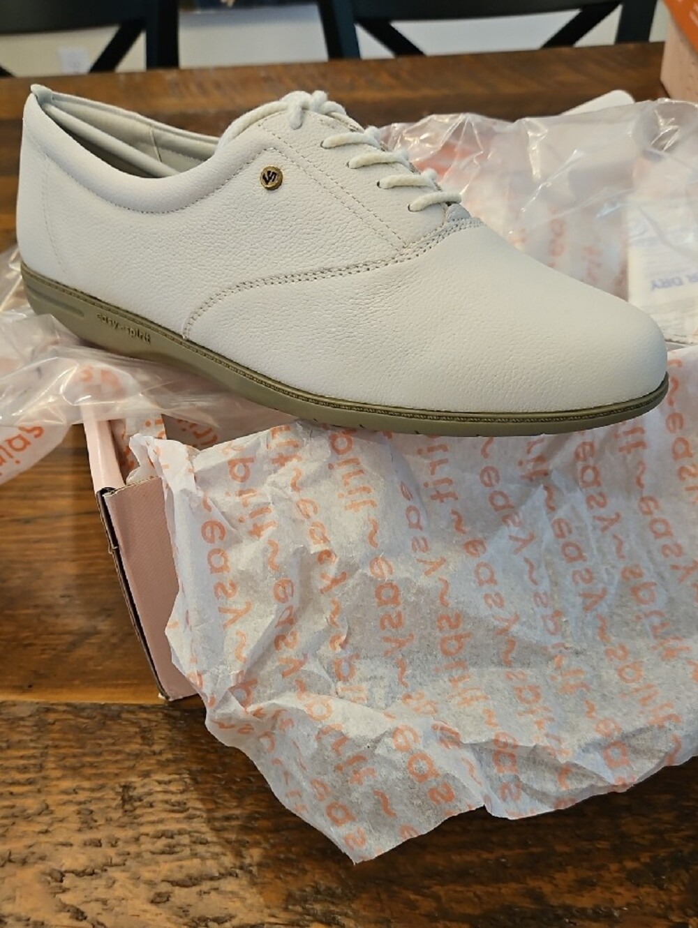 Nwt Easy Spirit Esmotion White LE Sneakers - Picture 5 of 12